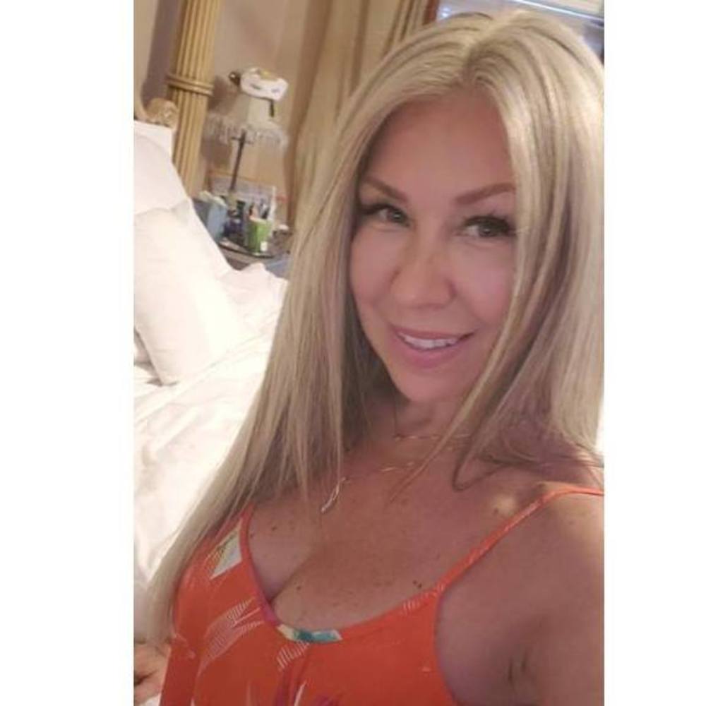 Meet your Posher, Monica